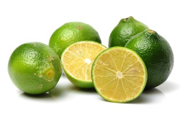 beyaz üzerine taze limes