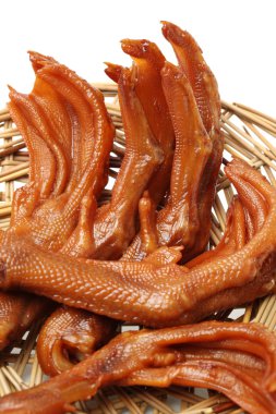 Pişmiş tavuk ayağı