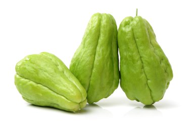 Beyaz üzerine taze chayotes