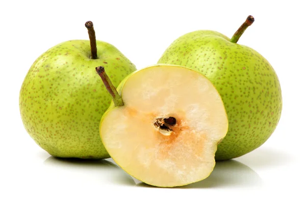 แอปเปิ้ลสีเขียวแยกจากสีขาว — ภาพถ่ายสต็อก
