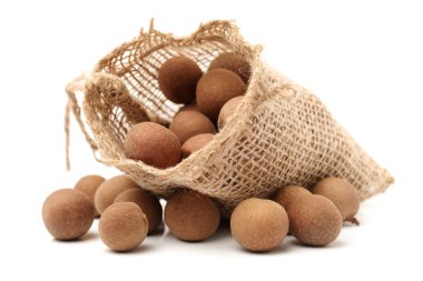 Beyaz üzerine kurutulmuş Longan