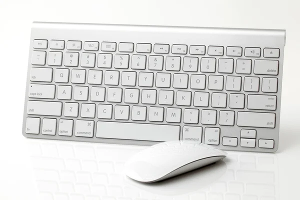 Λευκό υπολογιστής πληκτρολόγιο ποντίκι — Φωτογραφία Αρχείου
