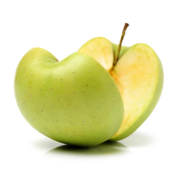 Groene appel op wit — Stockfoto