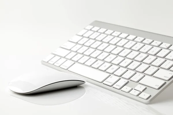 Teclado do mouse do computador branco — Fotografia de Stock
