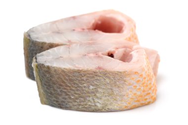 beyaz üzerine taze balık