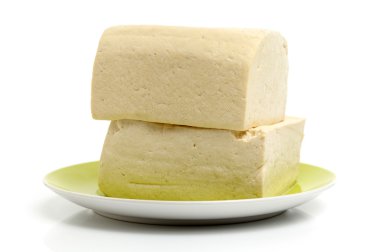 beyaz zemin üzerine tofu