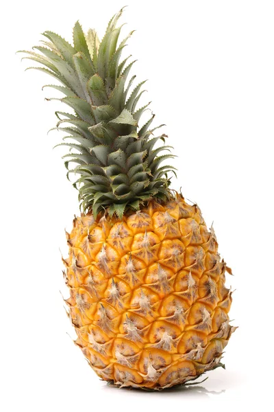 Whole fresh pineapple — Stock Photo, Image