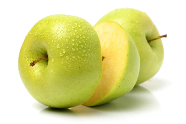 Pomme verte avec moitiés — Photo