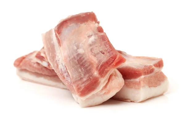 Rohes Fleisch auf weißem — Stockfoto