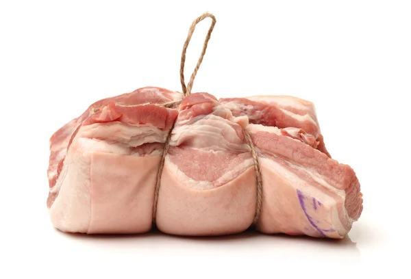 Rohes Fleisch auf weißem — Stockfoto