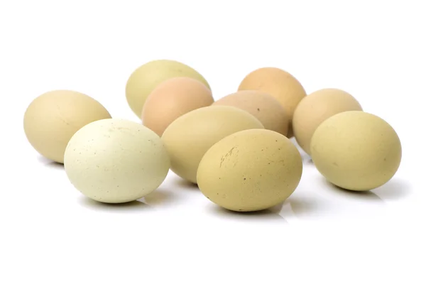 Pilha de ovos de galinha frescos — Fotografia de Stock