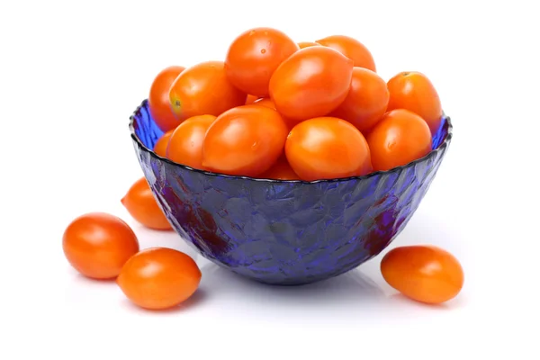 Κόκκινες ντομάτες σε μπλε μπολ — Φωτογραφία Αρχείου