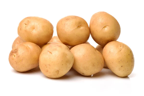 Hög med raw färskpotatis — Stockfoto