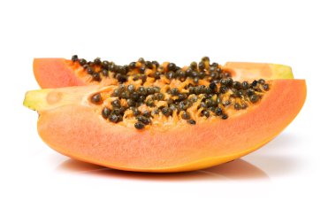 Taze papaya dilimlenmiş