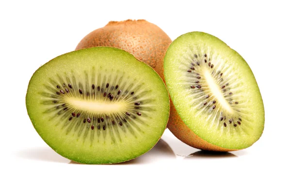 Gesneden en hele kiwi — Stockfoto