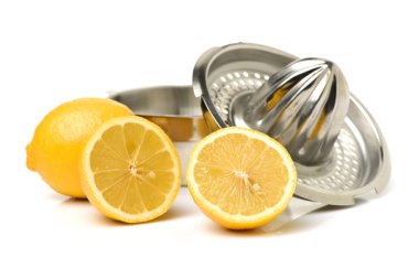 Limon ile metal sıkacağı dilimlenmiş