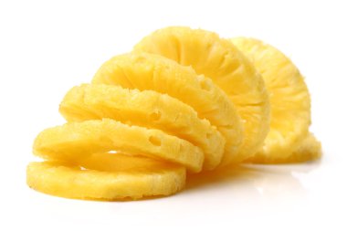 Turşu ananas dilimleri