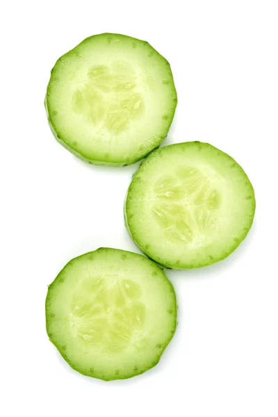 Rij van verse plakjes komkommer — Stockfoto
