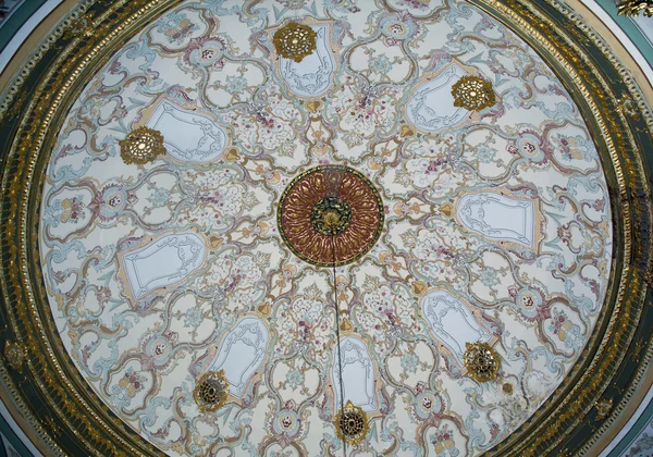 Beautiful ceiling of Mosque in Istanbul — Stock Photo, Image