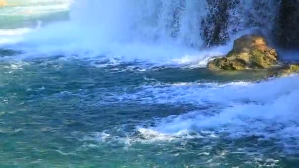 Cachoeira em Krka National Park é um dos rio natureza croata — Vídeo de Stock