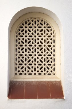 Arap tarzı kemer pencereyi Roc de Sant Gaieta, İspanya.