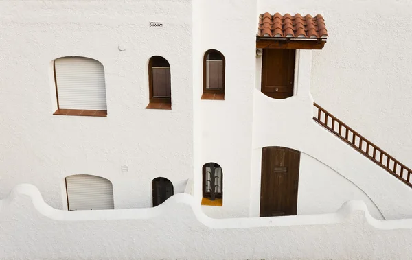 Traditional Spanish mediterranean building in Roc de Sant Gaieta — Stock Photo, Image