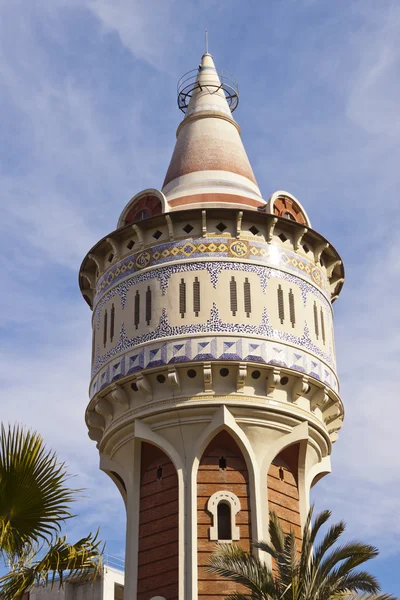 Wasserturm im barceloneta park in barcelona — Stockfoto