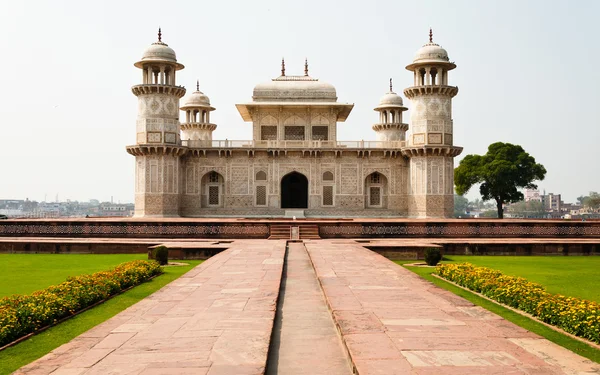 Mausoléu de etimad-ud-daulah — Fotografia de Stock