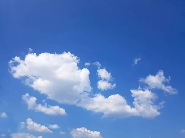 Wolken Verschiedenen Konfigurationen Weiß Rosa Gewitter Dunkel Sonnenuntergang Zirrus Kumulus — Stockfoto