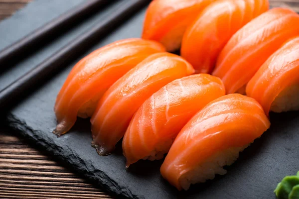 Sushi con salmón — Foto de Stock