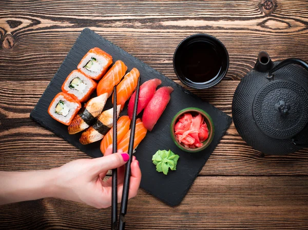 Verschiedene Arten von Sushi — Stockfoto