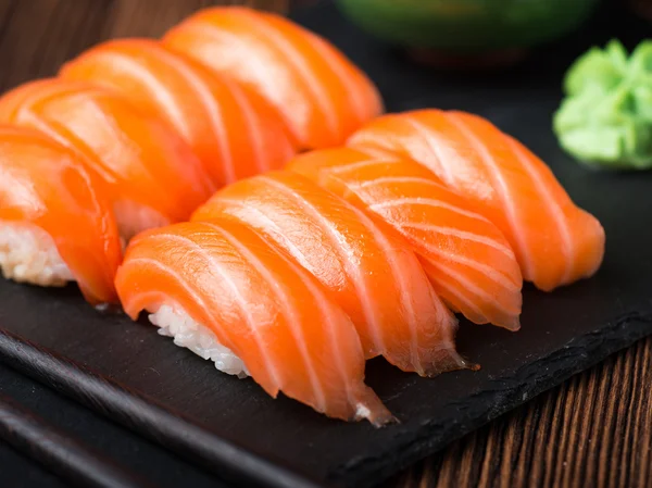 Sushi au saumon — Photo
