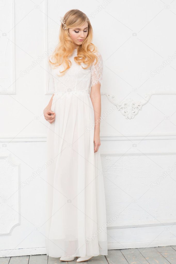 Woman with long blond hair 