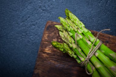 taze yeşil kuşkonmaz