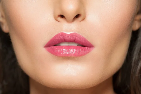 Primer plano de labios hermosos —  Fotos de Stock