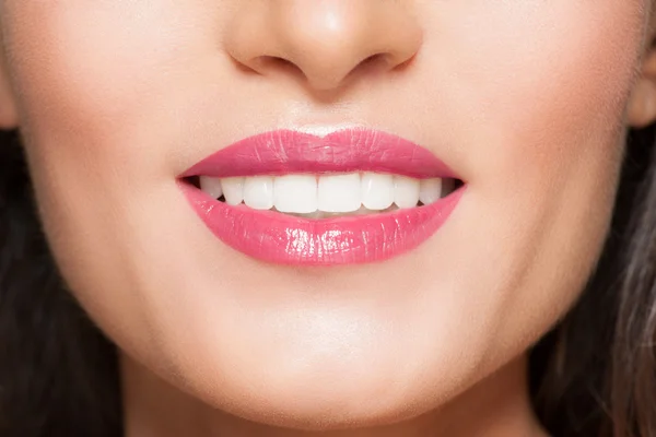Piękne zdrowe zęby — Zdjęcie stockowe