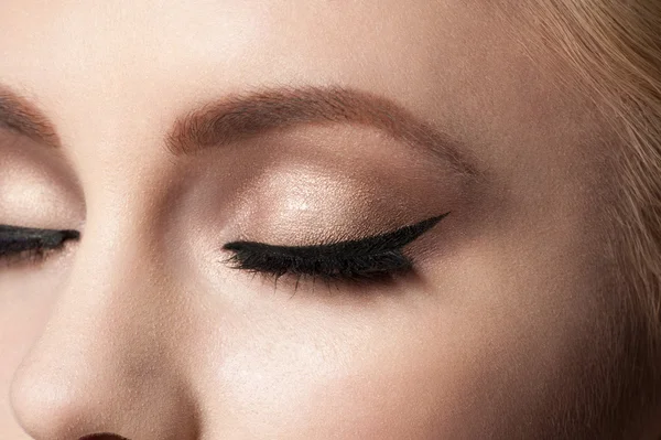 Close-up da maquiagem dos olhos — Fotografia de Stock