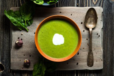 Yeşil ıspanak çorbası