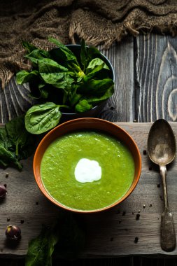 Yeşil ıspanak çorbası
