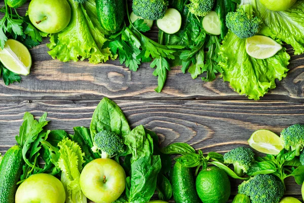 Produtos hortícolas verdes frescos — Fotografia de Stock