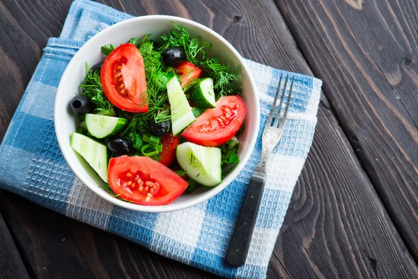 Ensalada con verduras frescas —  Fotos de Stock