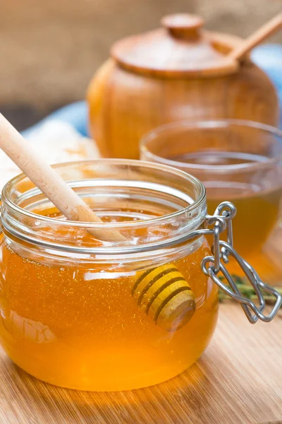 Méz üvegedényben — Stock Fotó