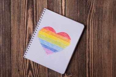 Çizim gökkuşağı kalp