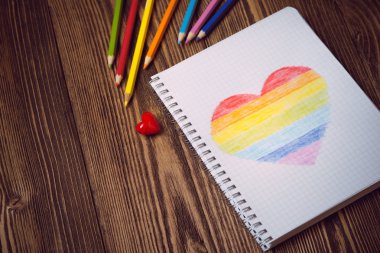 Çizim gökkuşağı kalp