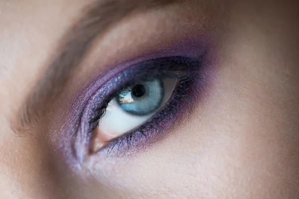 Vrouw oog met mode make-up — Stockfoto