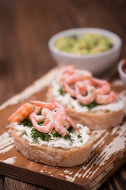 karides ile sandviç