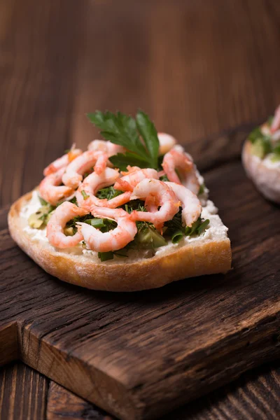 Sandwich con gambas — Foto de Stock