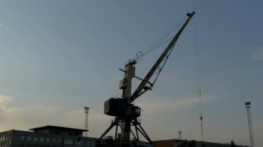büyük vinç bekleme gölgeli bir öğleden sonra bağlantı noktası gh4
