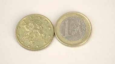 Bir Fin Euro para ve 1 Euro yazı tura 2000 sürümü