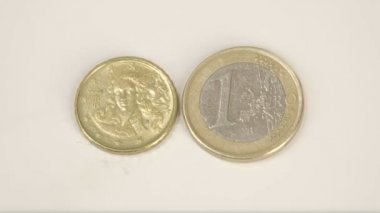 İtalya sikke ve 1 Euro yazı tura küçük bir altın kaplama